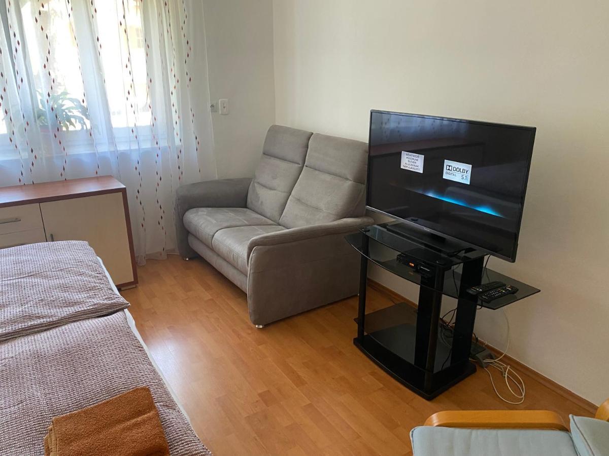Appartamento Vityesz Vendégház ** Chl'aba Esterno foto